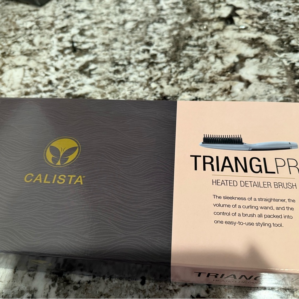Calista TrianglPro Heated Detailer Brush - Black
